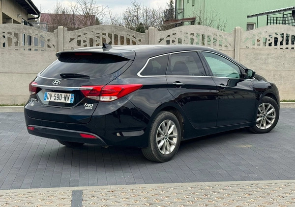 Hyundai i40 cena 36900 przebieg: 168000, rok produkcji 2015 z Ostrołęka małe 379